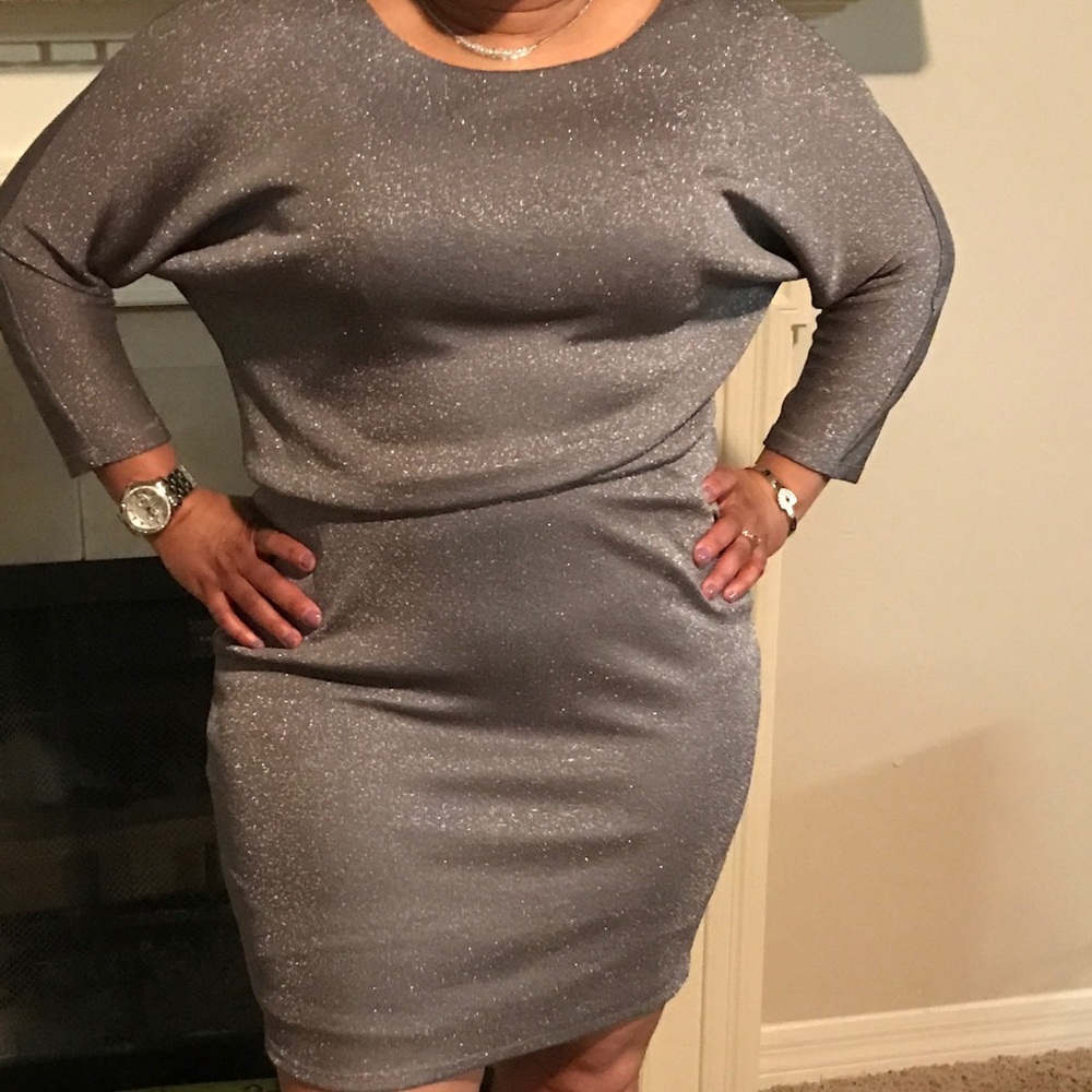 Knee length size 4 in women sliver Sparkle dress